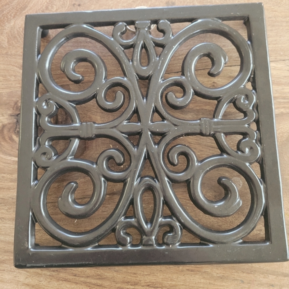 Trivet